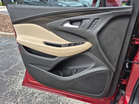 Used 2020 Buick Envision Essence FWD image 24