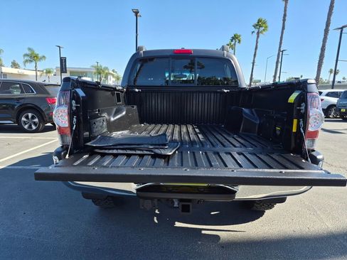 Used 2011 Toyota Tacoma 4x4 Double Cab image 7