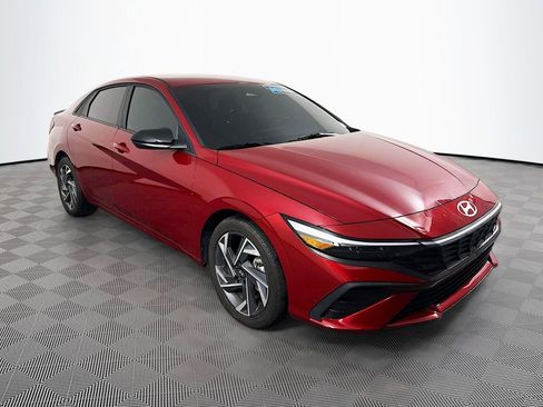 Certified 2025 Hyundai Elantra Sport w/ Cargo Package image 3