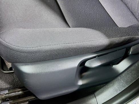 Used 2025 Toyota Corolla LE image 18