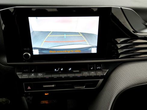 Used 2025 Toyota Camry SE w/ Convenience Package AWD/4WD image 31