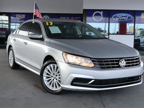 Used 2017 Volkswagen Passat 1.8T SE image 2