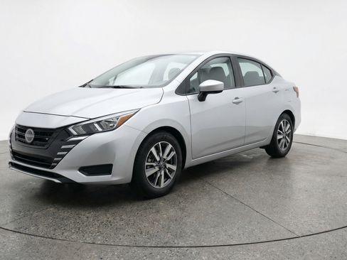 Used 2025 Nissan Versa SV FWD image 3