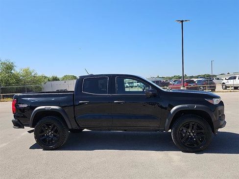 Used 2025 Chevrolet Colorado Trail Boss AWD/4WD image 6