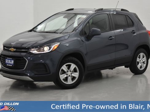 Certified 2022 Chevrolet Trax LT w/ LT Convenience Package image 1