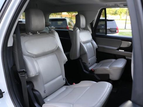 Used 2025 Ford Expedition Active AWD/4WD image 14