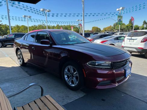 Used 2020 Dodge Charger SXT image 3