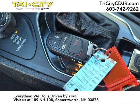 Used 2019 Jeep Cherokee Limited w/ Trailer Tow Group image 36