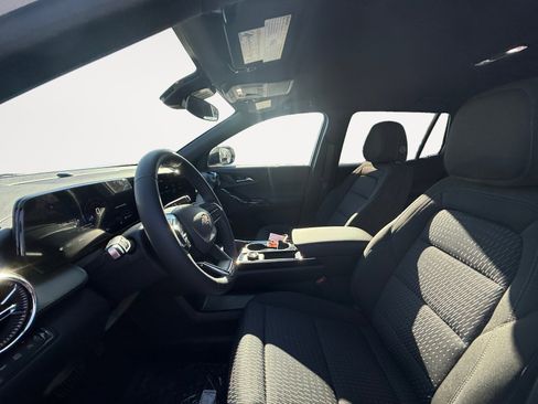 New 2026 Chevrolet Equinox LT image 9