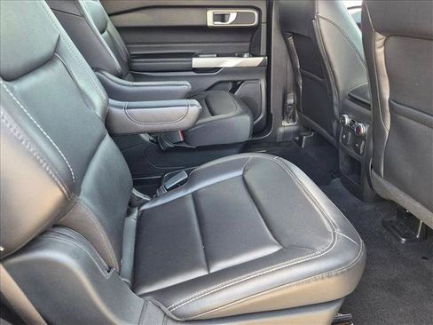 Certified 2021 Ford Explorer XLT w/ Equipment Group 202A RWD image 20