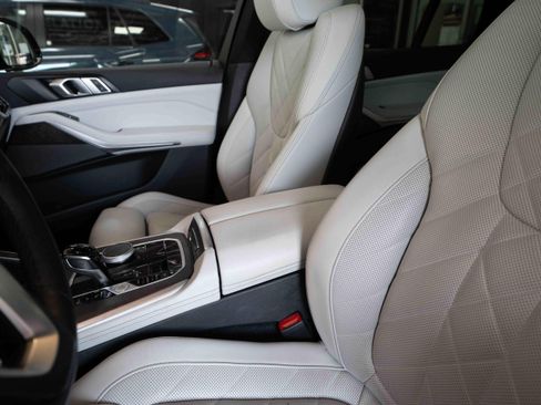 Used 2023 BMW X5 xDrive40i w/ Premium Package AWD/4WD image 10