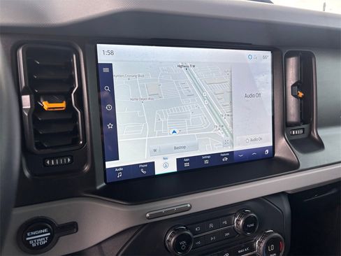 Used 2023 Ford Bronco Badlands image 17