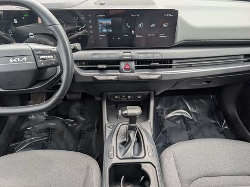 Used 2025 Kia K4 EX FWD image 17