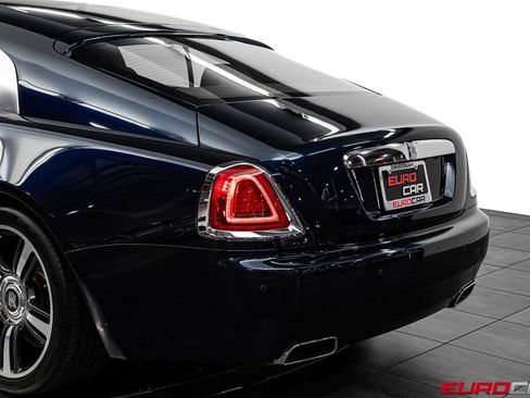 Used 2016 Rolls-Royce Wraith RWD image 18