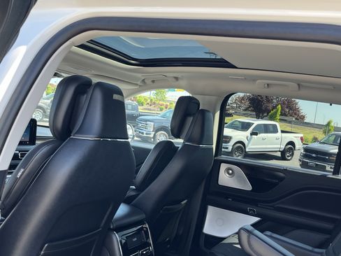 Used 2025 Lincoln Aviator Reserve w/ Luxury Package AWD/4WD image 12