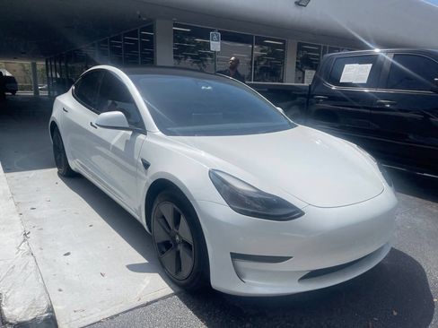Used 2023 Tesla Model 3 Standard Range RWD image 3