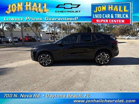 Used 2025 Chevrolet Trax RS w/ Sunroof Package image 4