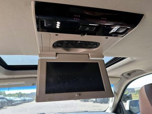 Used 2019 Cadillac Escalade Luxury AWD/4WD image 12