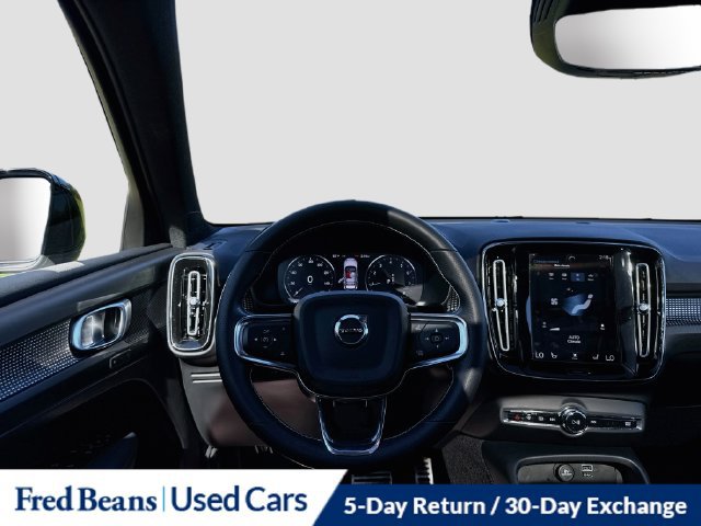 Used 2021 Volvo XC40 T5 R-Design w/ Climate Package AWD/4WD image 28
