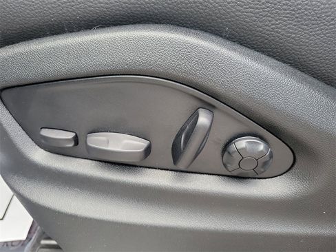 Used 2025 Porsche Cayenne Base image 28