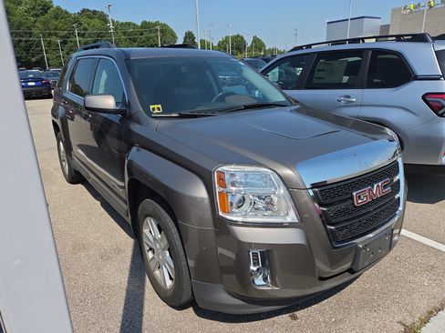 Used 2012 GMC Terrain SLT FWD image 2