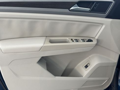 Used 2020 Volkswagen Atlas SE w/ Panoramic Sunroof Package FWD image 13