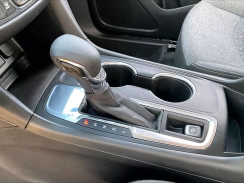 Used 2023 Chevrolet Equinox LT FWD image 15