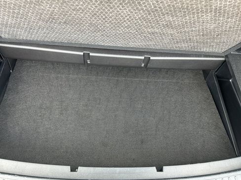 Used 2022 Ford Explorer XLT w/ Equipment Group 202A image 13