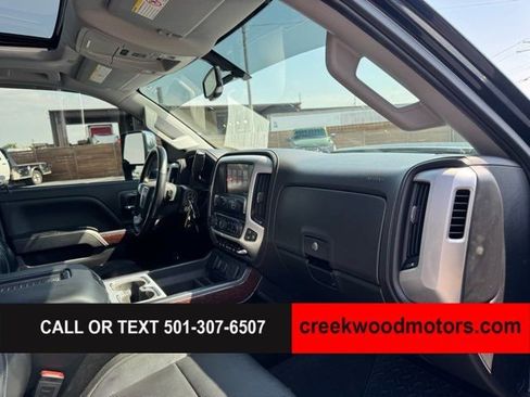 Used 2019 GMC Sierra 2500 SLT w/ Duramax Plus Package AWD/4WD image 10
