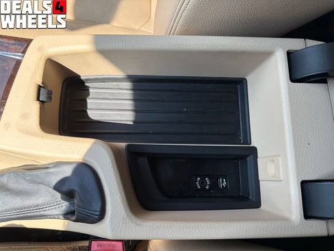 Used 2017 BMW 330i xDrive Sedan AWD/4WD image 30