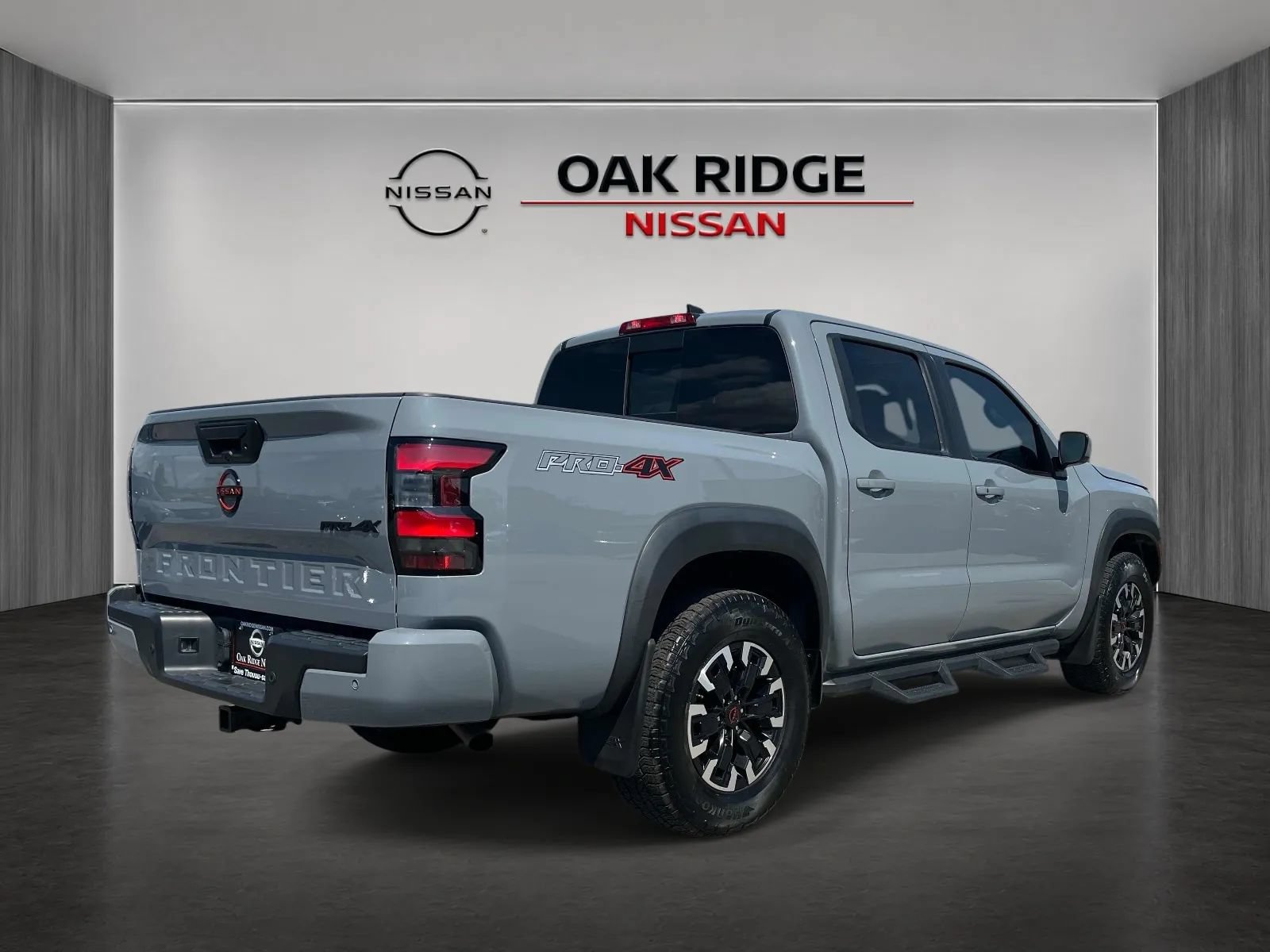 Used 2024 Nissan Frontier PRO-4X w/ Technology Package AWD/4WD image 3