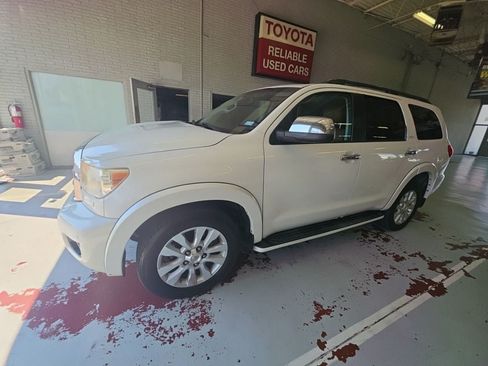 Used 2016 Toyota Sequoia Platinum AWD/4WD image 1