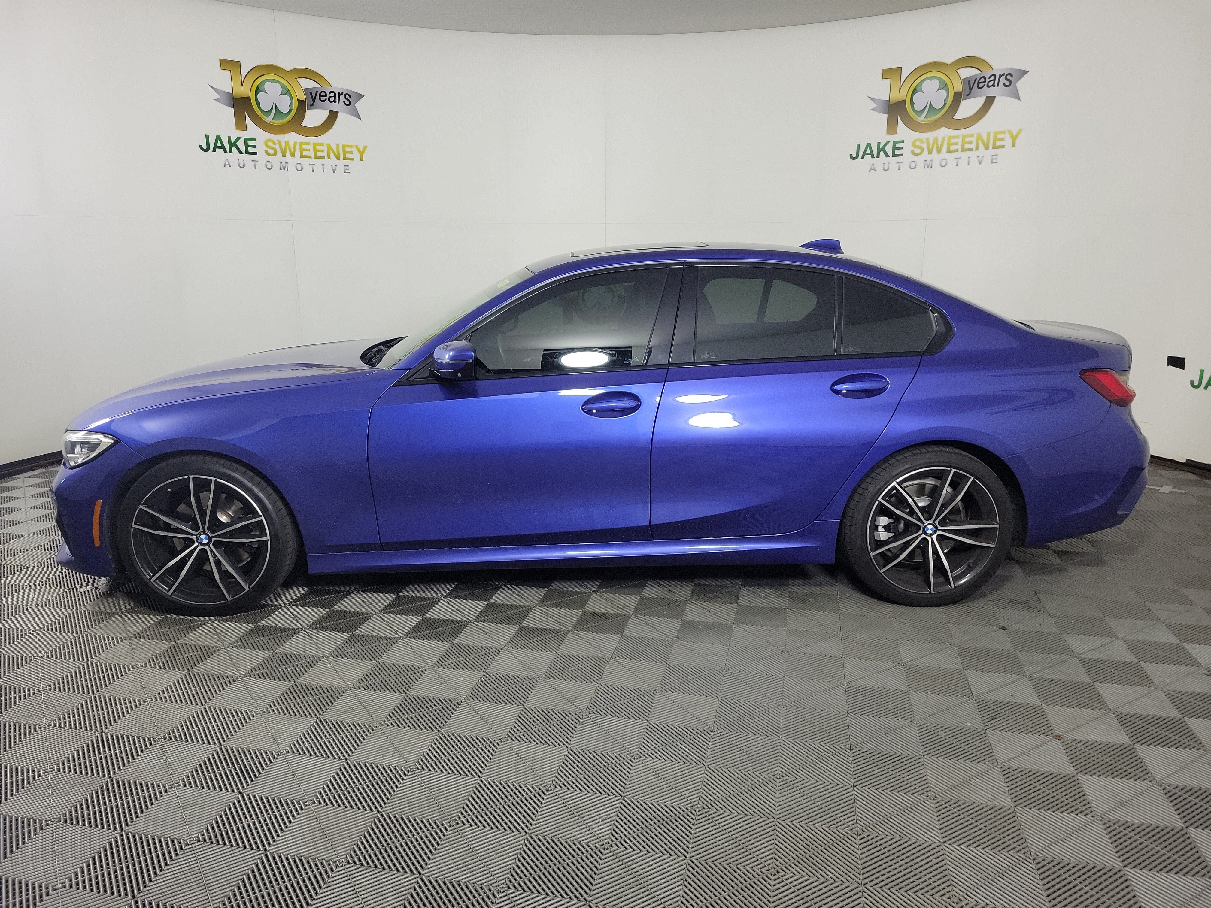 Used 2019 BMW 330i xDrive Sedan AWD/4WD image 2