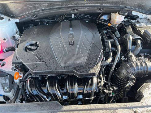 Used 2025 Kia Sportage LX image 32