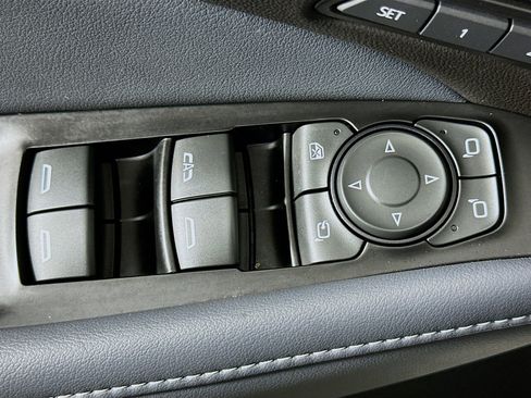 Used 2024 Buick Enclave Premium image 15