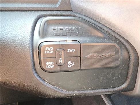 Used 2024 RAM 2500 Big Horn w/ Off Road Package AWD/4WD image 19