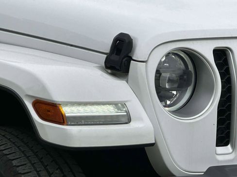 Used 2023 Jeep Wrangler Unlimited Sahara w/ Cold Weather Group image 8