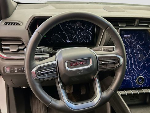 Used 2025 GMC Terrain Elevation image 18