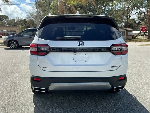 New 2026 Honda Pilot Touring image 5