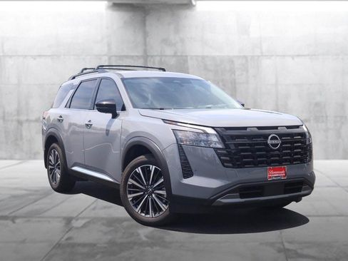 New 2026 Nissan Pathfinder Platinum AWD/4WD image 2