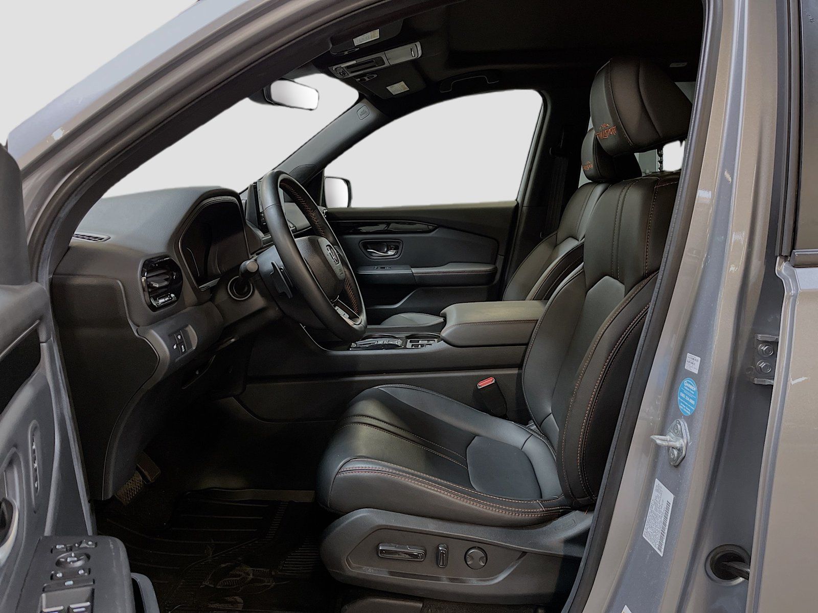 Used 2025 Honda Pilot TrailSport image 21