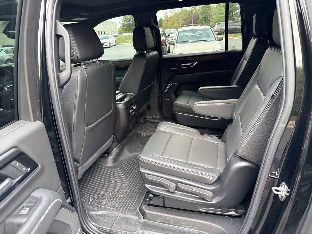 Used 2025 GMC Yukon XL Denali w/ Sun & Power Step Package AWD/4WD image 6