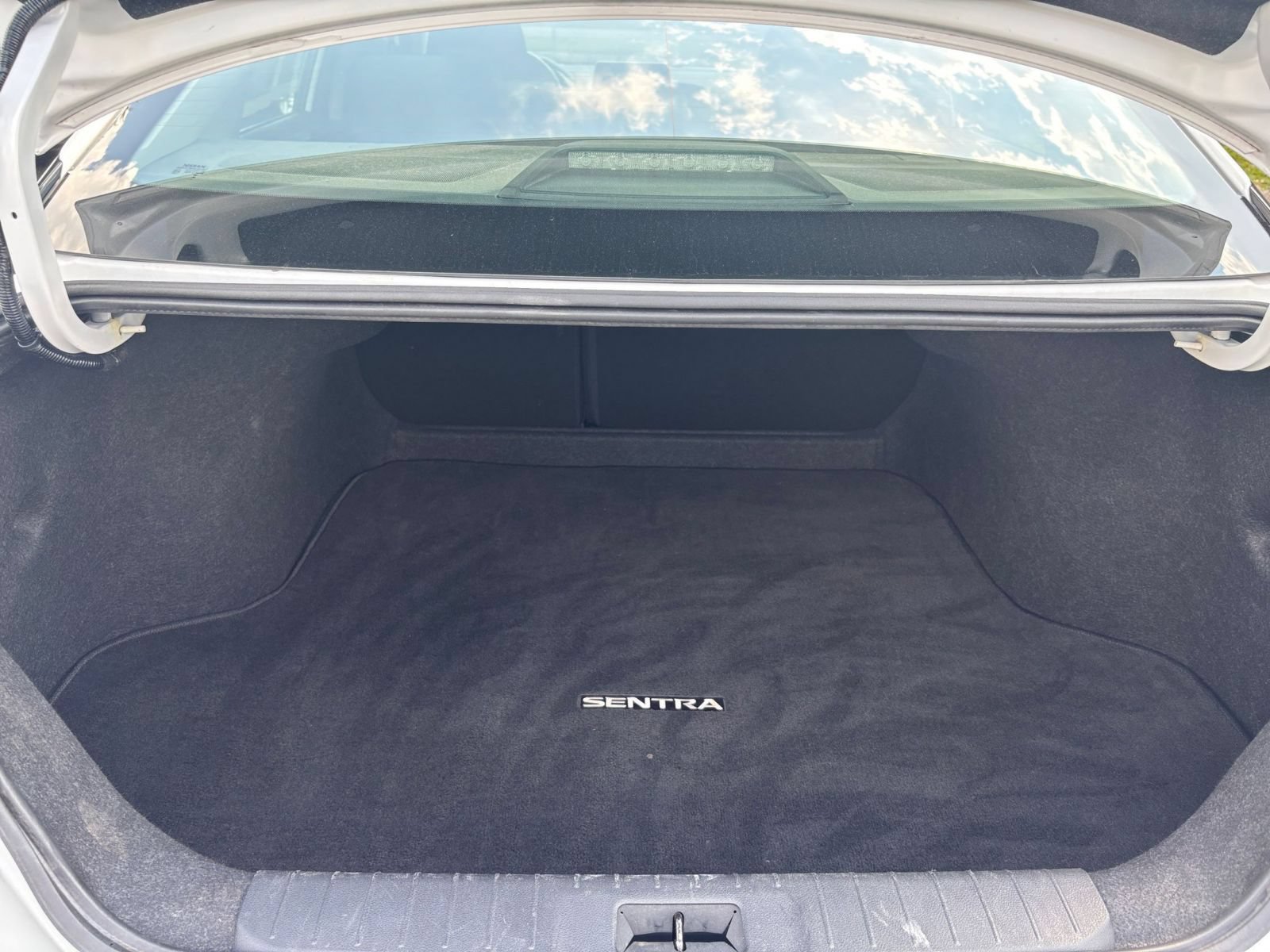 Used 2025 Nissan Sentra SV FWD image 28