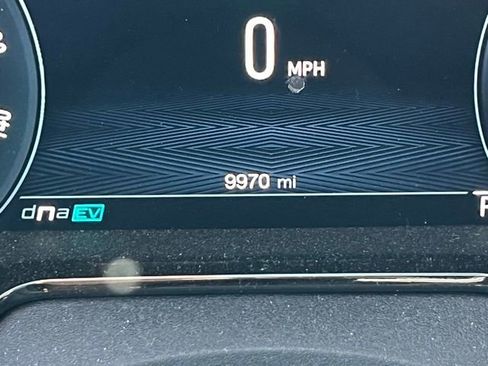 Used 2024 Alfa Romeo Tonale Veloce w/ Premium Interior Package image 25