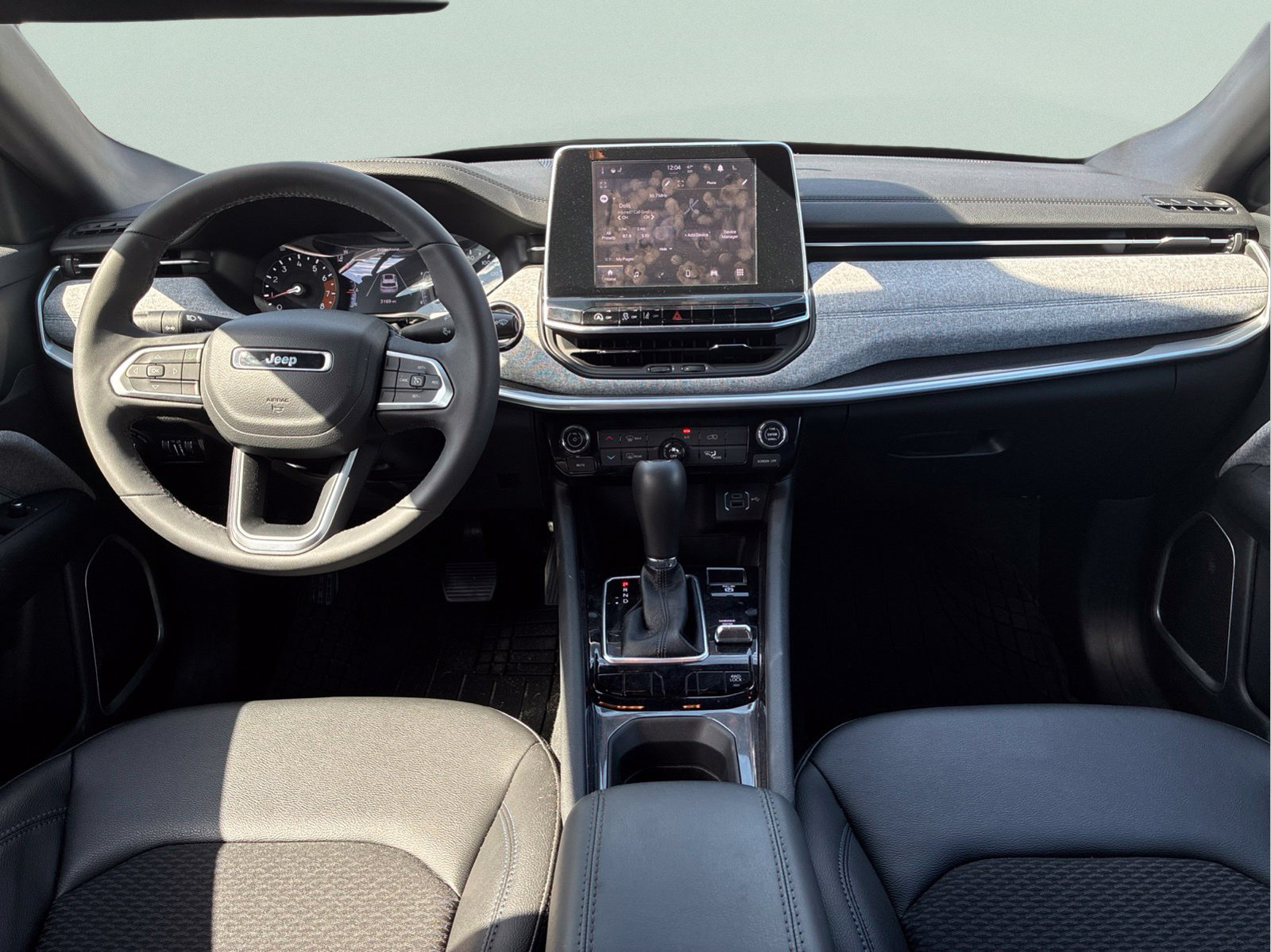 Certified 2025 Jeep Compass Latitude AWD/4WD image 13