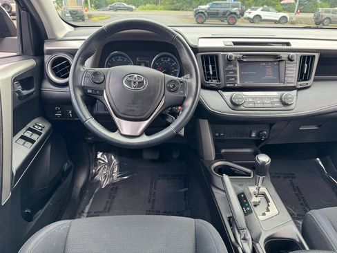 Used 2016 Toyota RAV4 XLE FWD image 17