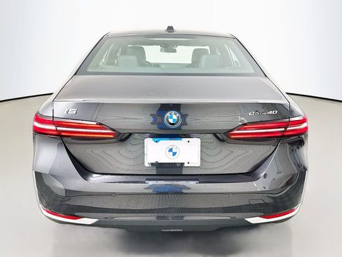 New 2026 BMW i5 eDrive40 w/ Premium Package RWD image 6