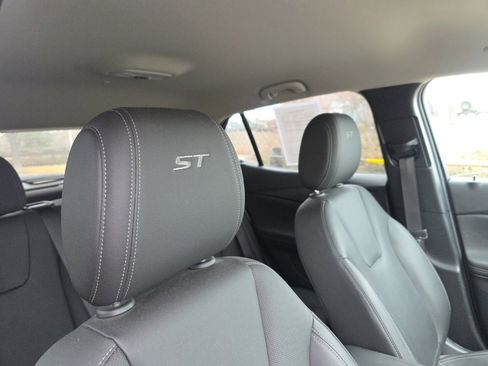 Used 2024 Buick Encore GX Sport Touring w/ Comfort Package image 17