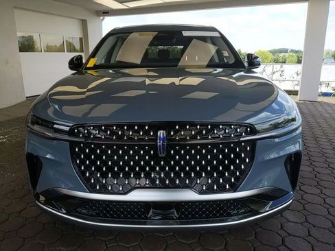 Certified 2025 Lincoln Nautilus Premier AWD/4WD image 2