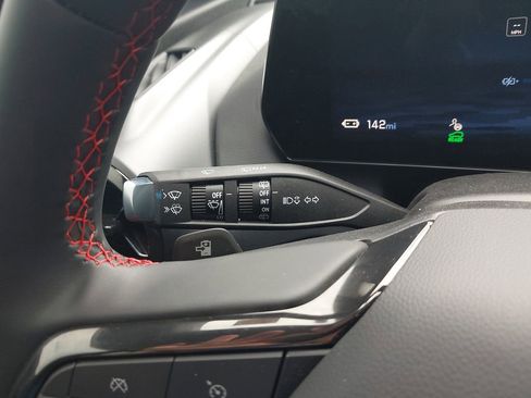 Used 2025 Chevrolet Equinox EV RS image 22